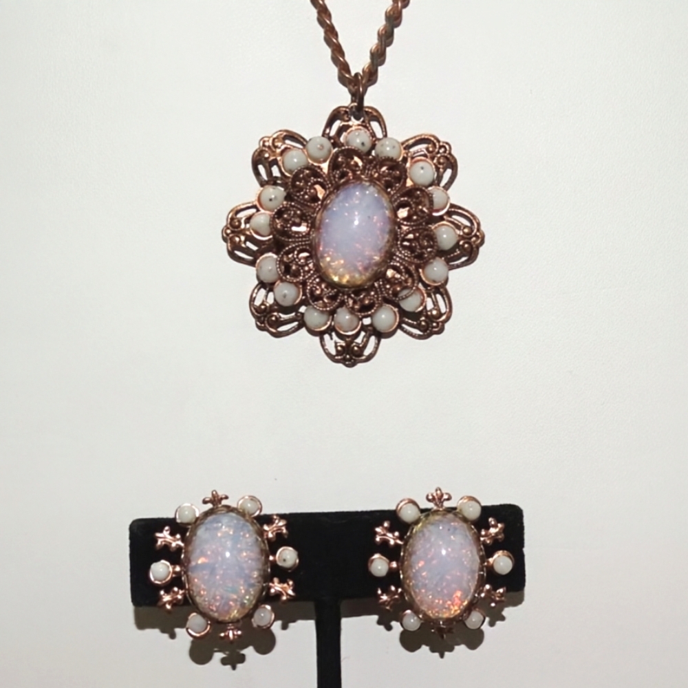 Vintage Opal And Moonstone Flower Necklace And Earrings